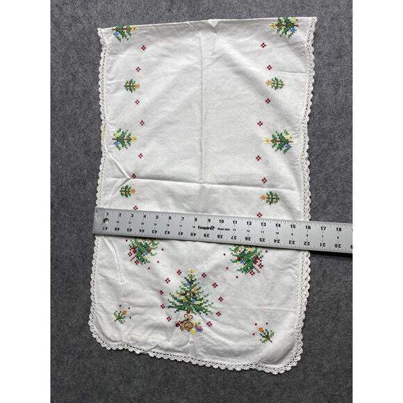 Christmas Table Runner Cross Stitch Embroidered Trees Teddy Bear Lace Trim White - Picture 14 of 14